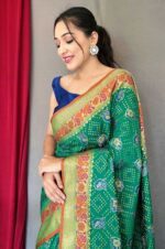 Green-Pure-Kachii-Patola-Silk-Saree-with-Patola-Weaving-and-Meenakari-Border-3