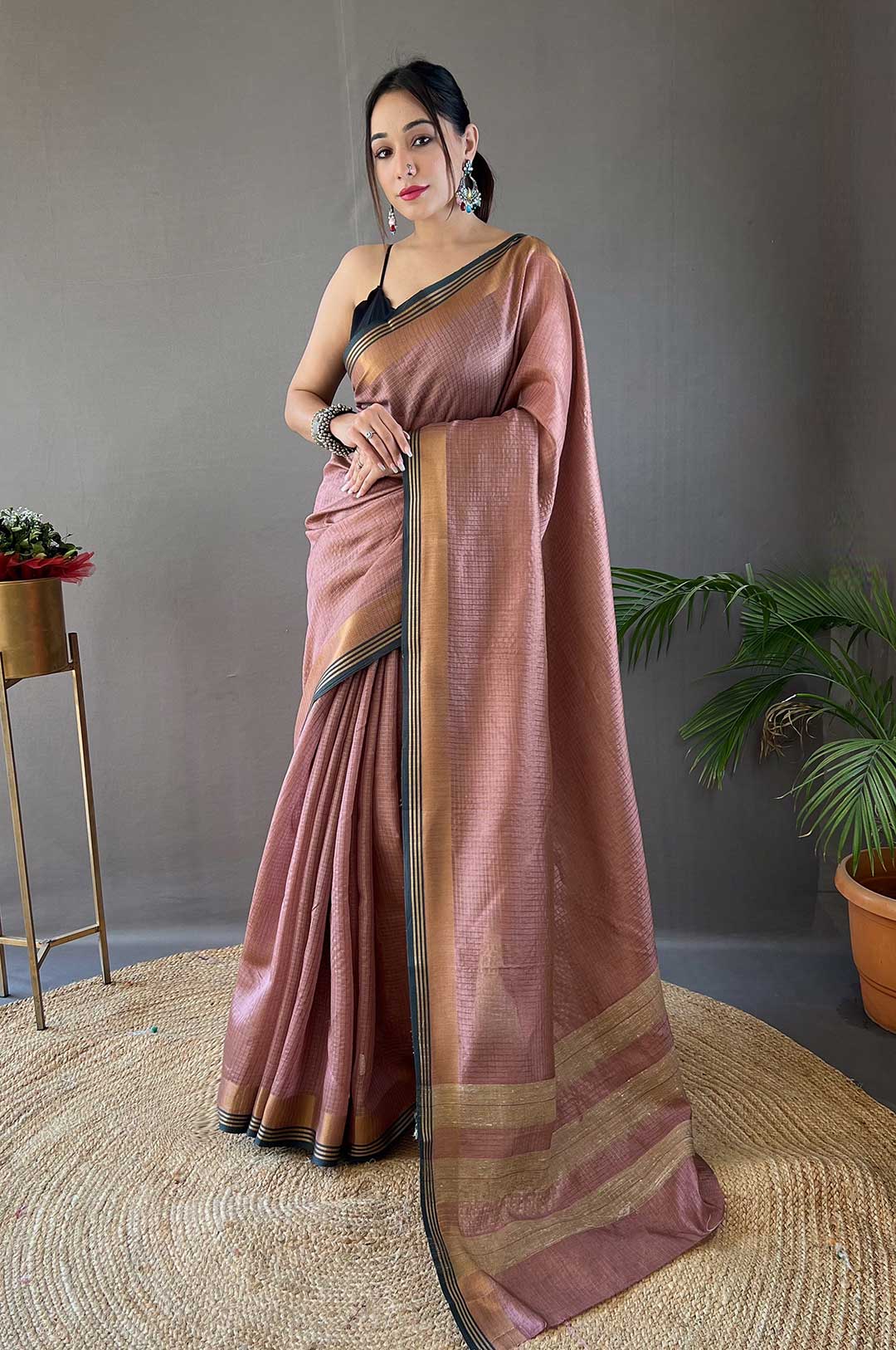 Lovender Soft Silk Saree with Zari Chex Weaving Design