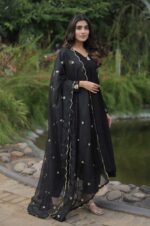 Elegant-Black-Alia-Cut-Embroidered-Suit-Set--3