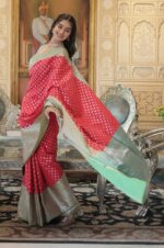 Grace-of-Tradition-–Red-and-Green-Kanjivaram-Silk-Saree-with-Zari-Weaving--2