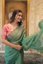 Green-Saree-with-Pink-Floral-Blouse-3