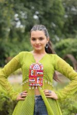 Leheriya-Print-Faux-Georgette-Kurti-with-Kutchi-Patchwork-3