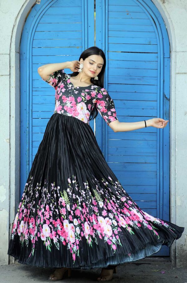 Midnight Bloom – Black Floral Pleated Gown