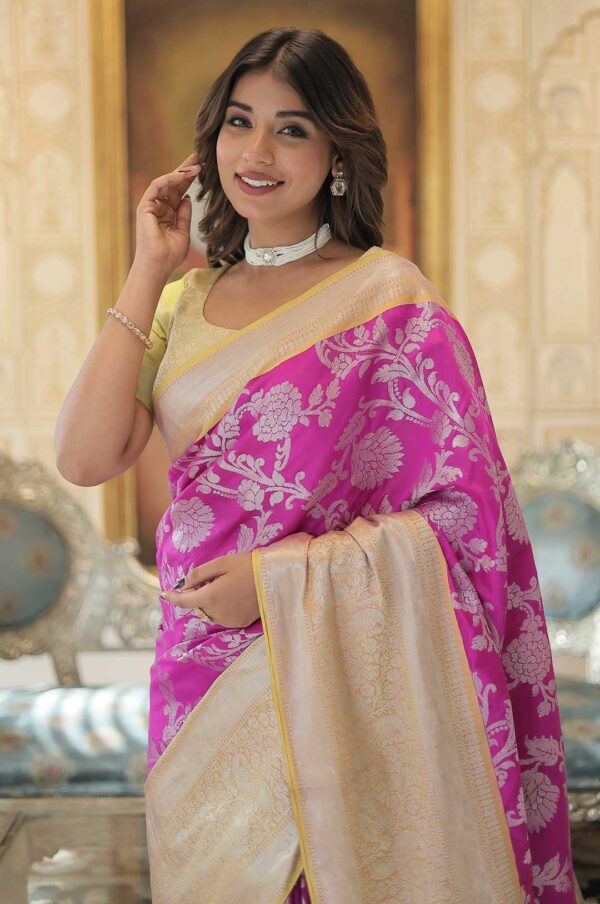 Royal Radiance – Magenta and Gold Kanjivaram Silk Saree with Zari Weaving Work with Light Yellow Blouse