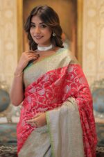 Royal-Radiance-–-Red-and-Green-Kanjivaram-Silk-Saree-with-Zari-Weaving-Work--2