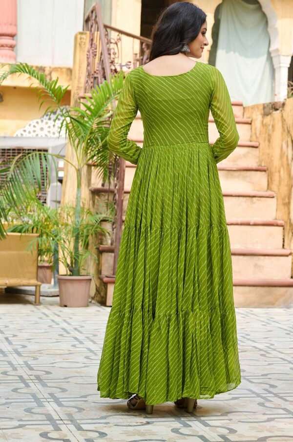 Perot Laheriya Gown with Kutchi Embroidery – Royal Garba Glamour