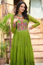 perot-Laheriya-Gown-with-Kutchi-Embroidery-2