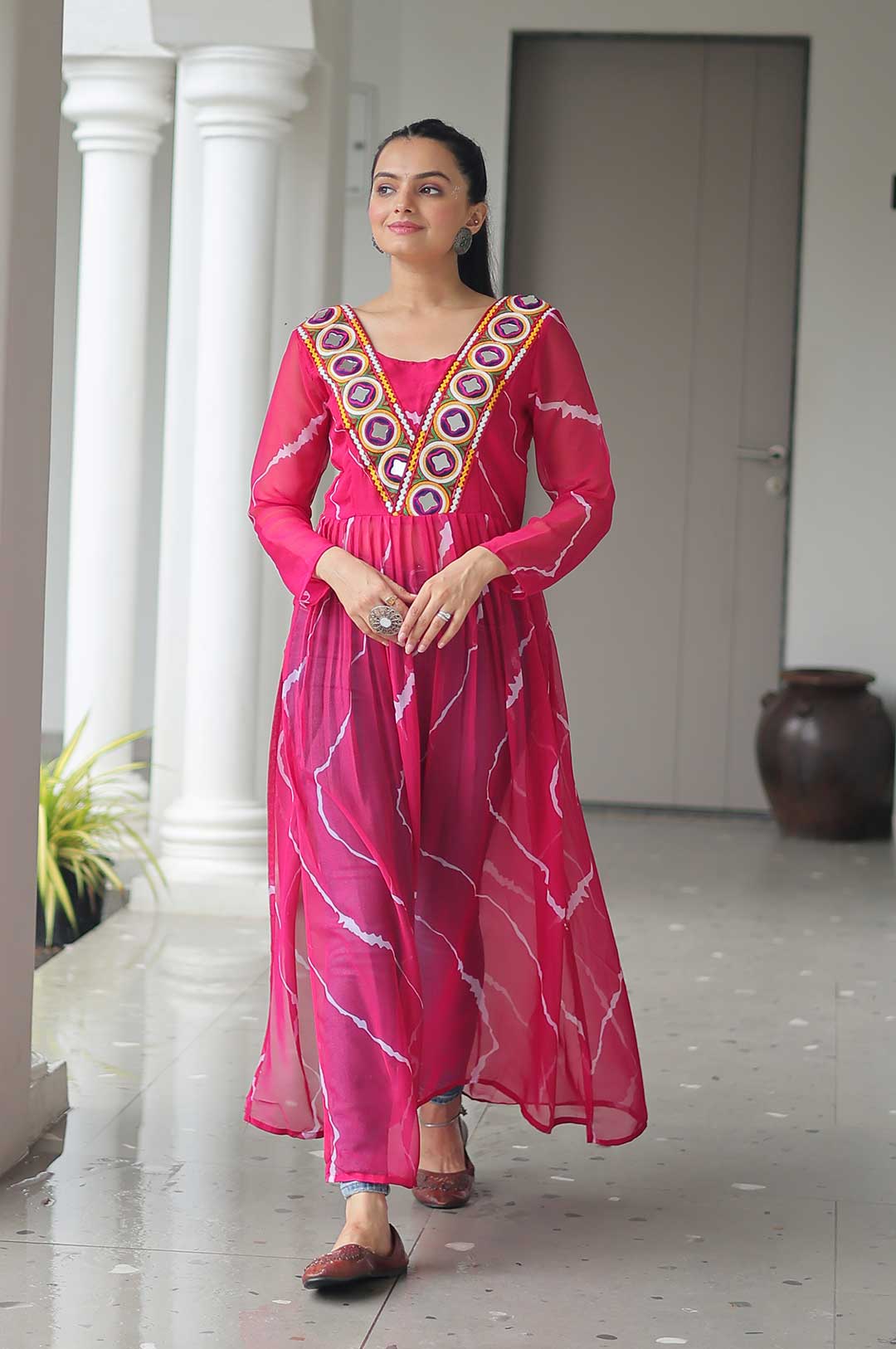 Pink Leheriya Kurti with Kutchi Patchwork – Traditional Meets Trendy